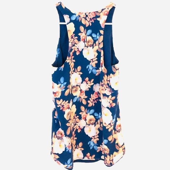 2/$30 J. Crew - Navy Floral Sleeveless Blouse Tank Top Size 0
- NWOT - Picture 4 of 5